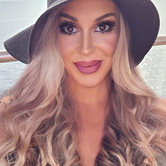 Clothes, Hair And Makeup, Home Decor, Jewelry! - Picture 5 of 7